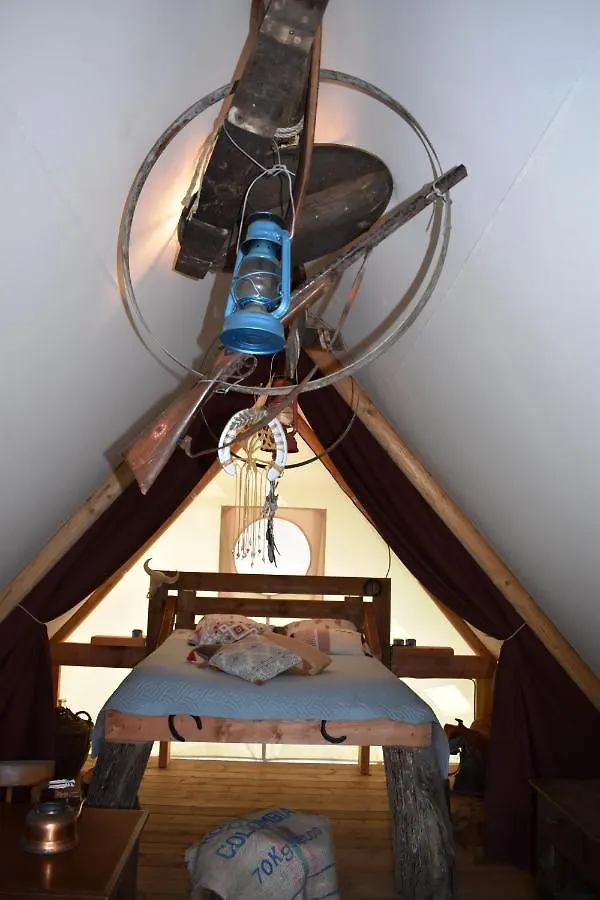 Luxury tent Nuit En Tente Western A 500M De La Plage Hotel Cancale France